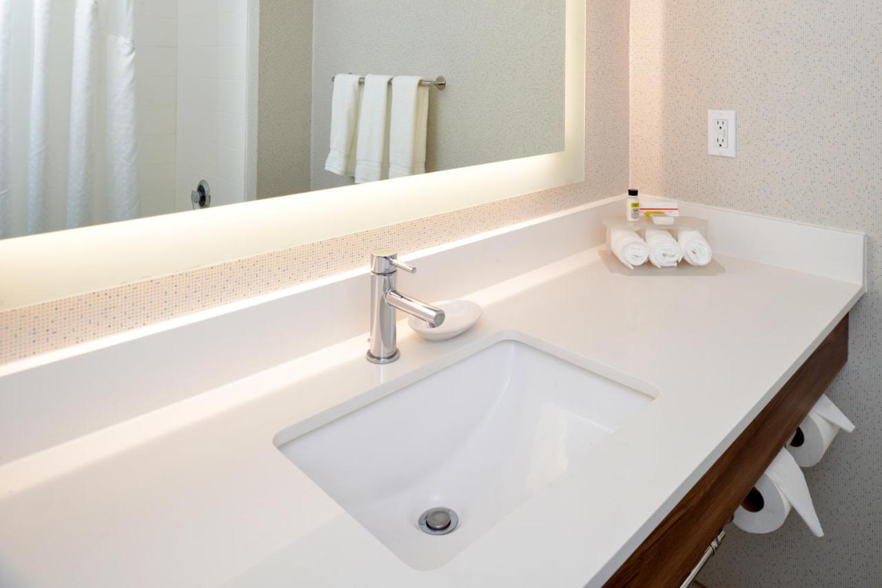Hotel Express By Ihg Lodi