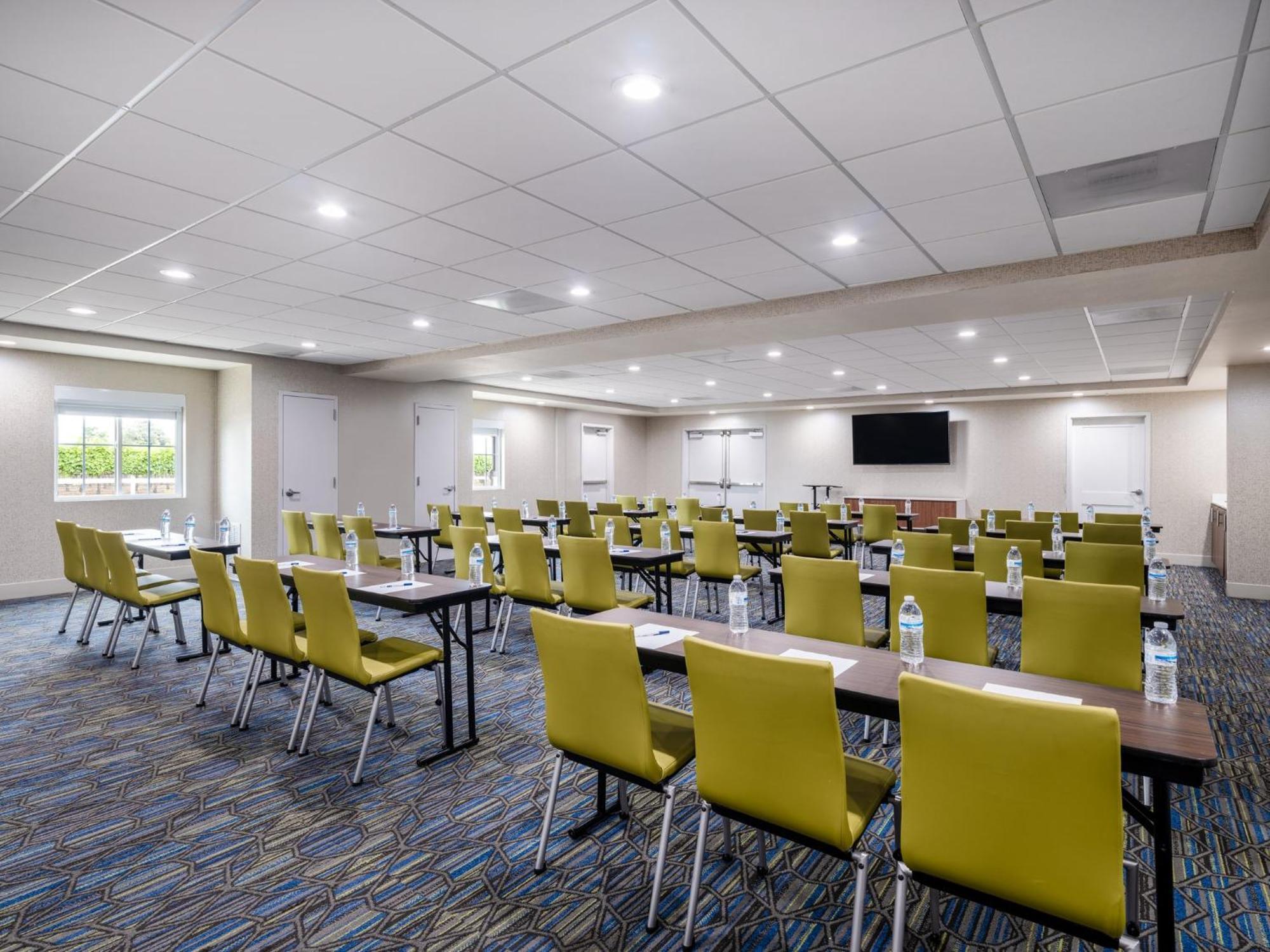 Express By Ihg Hotel Lodi
